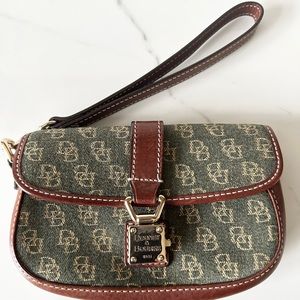 DOONEY & BOURKE Clutch Wristlet Mini Bag Lock Closure